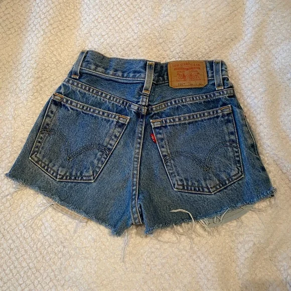 Levi's 550 Distressed High-Waisted Denim Jean Shorts Size 24 - Picture 4 of 4
